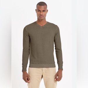 Roundtree and York men’s size large cable knit‎ V-neck sweater